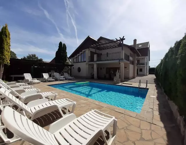 Família Apartmanház