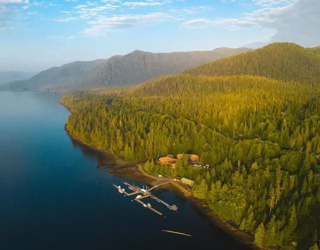 Salmon Falls Resort