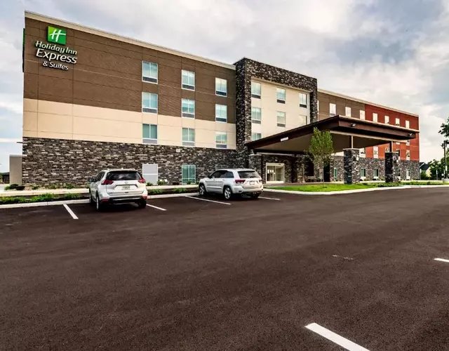 Holiday Inn Express & Suites Dayton East - Beavercreek by IHG