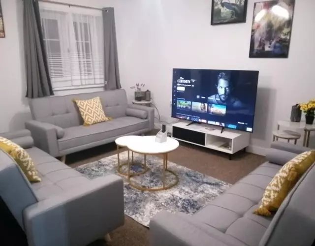 Cosy & Spacious 4 Bedroom House with Free Parking in Birmingham