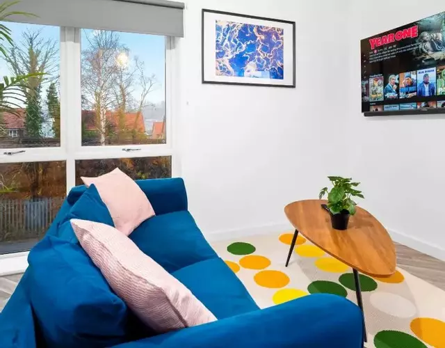 Stylish Two Bedroom Apartment - Secure Parking - Fast Wifi 53C