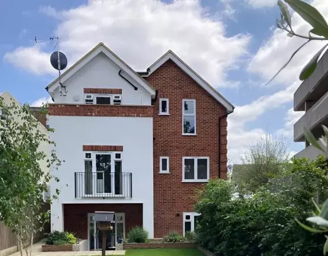 Hybrid Resi - London, New Malden near Richmond - Wimbledon