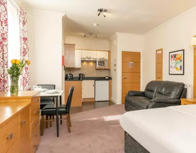 Teddington Lodge