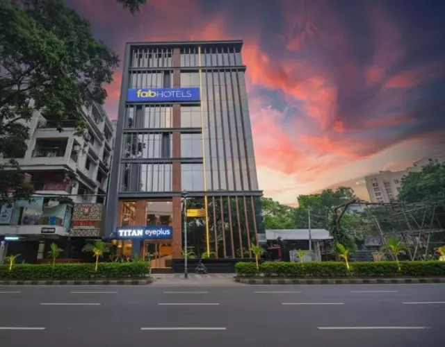 FabHotel Prime Kzar Corporate Budget Stay Near Park Street