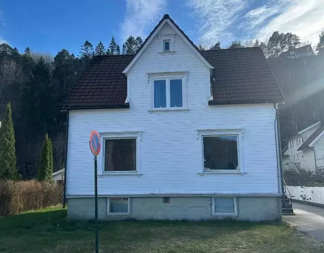 Hus med 2 leiligheter