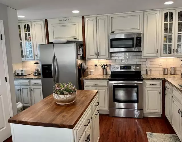 30 Steps to the Beach, Sunsets, Family Fun & Peek-A-Boo Views