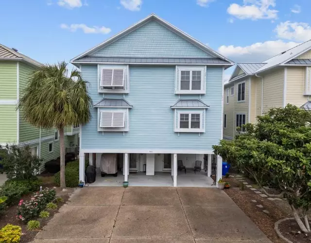 Steps to the Sand in Carolina Beach Sleeps 10 Villa