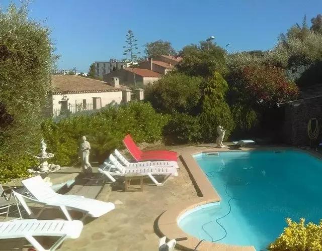 Studio sur les hauteurs de La Ciotat vue mer