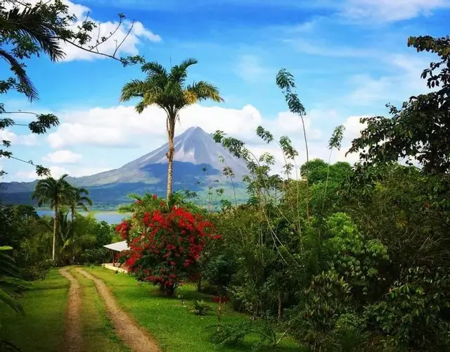 Essence Arenal Spa & Yoga