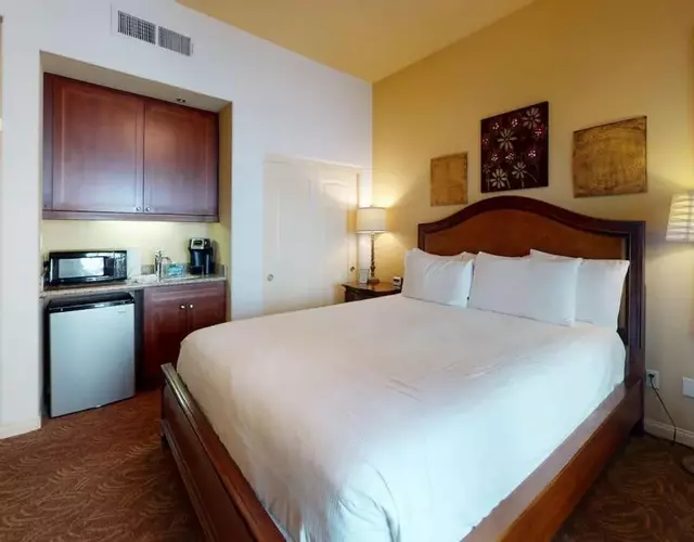 LV026 Secluded Downstairs Legacy Villas Studio