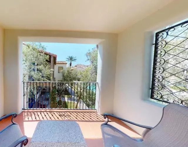 LV029 Spacious Upstairs Studio near Pool Hot Tub
