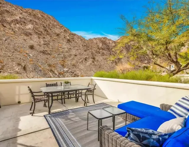 Relaxing Desert Oasis with Magnificent Mountain Views