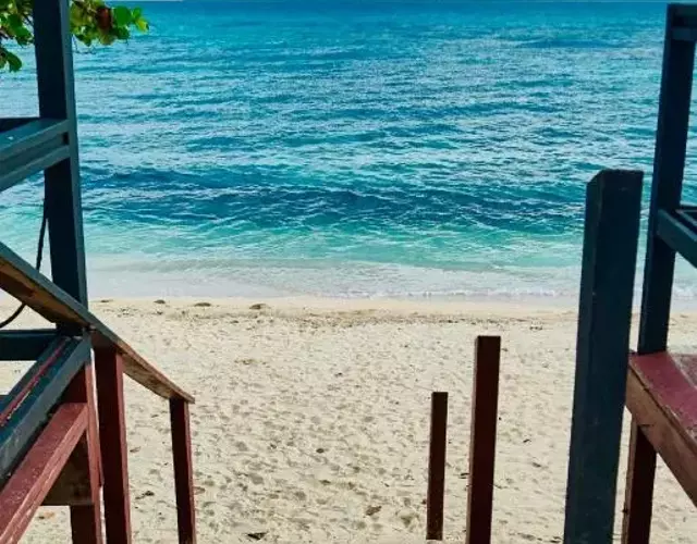 Serene Beach Apartment