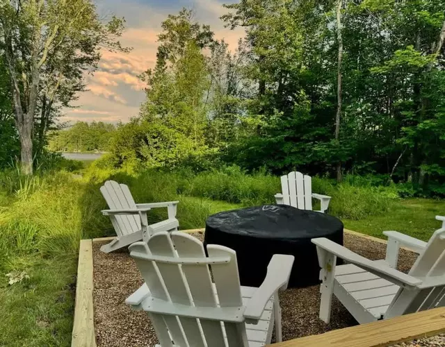 Winnisquam Landing Lakefront Firepit Deck