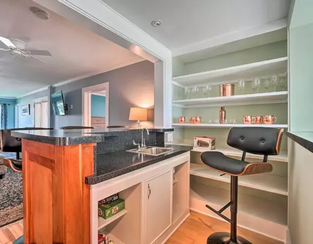 Downtown Retreat with Grill, Fire Pit and Wet Bar
