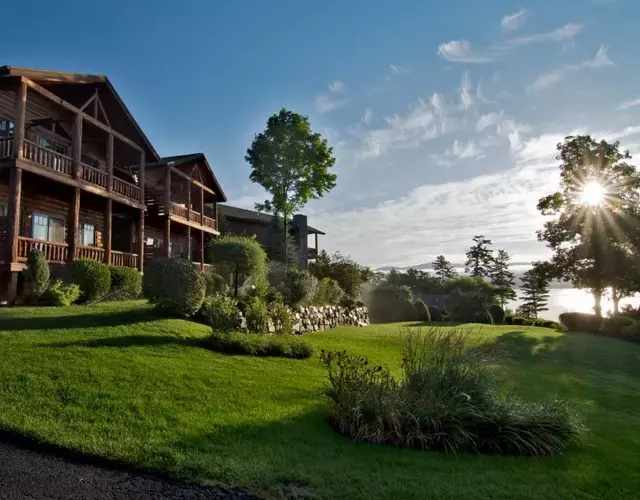 The Lodges at Cresthaven