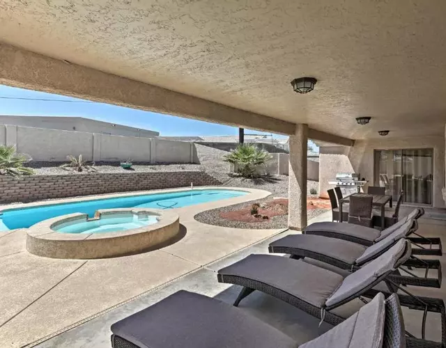 Lake Havasu Home with Fire Pit and Grill, 3 Mi to Lake