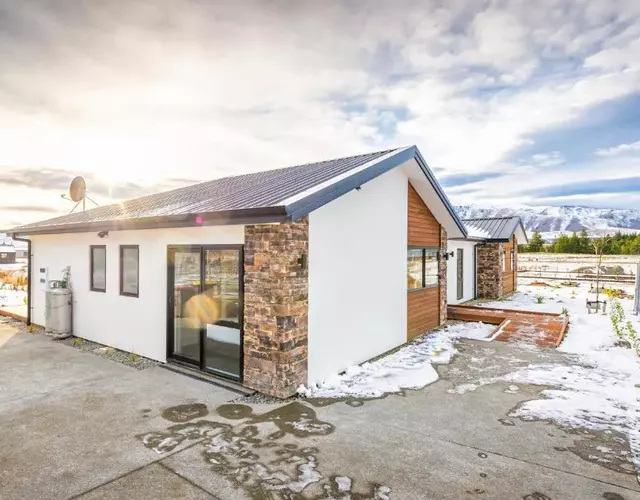 Mirror Lake Apartment