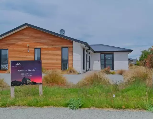 Snowy Peak Apartment