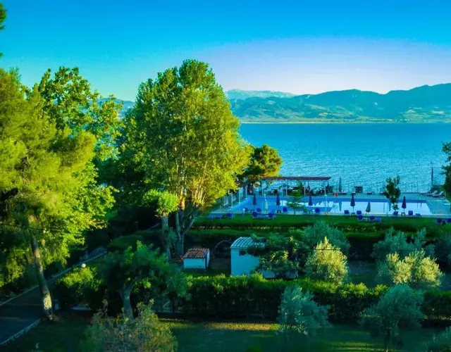 Tsamadanis Hotel & Bungalows Friends Family