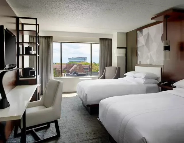 Marriott East Lansing at University Place