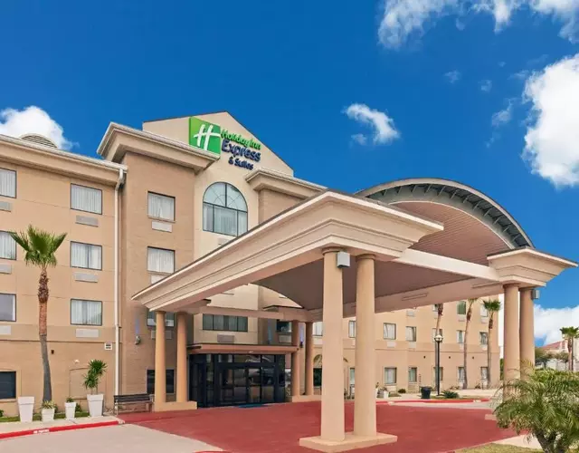 Holiday Inn Express & Suites - Laredo-Event Center Area by IHG