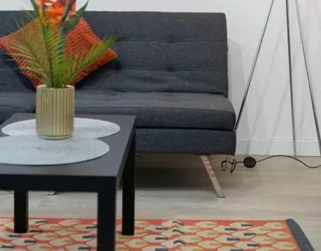 Free Parking - Sleeps 6 - 2 Bedrooms - Newly Renovated