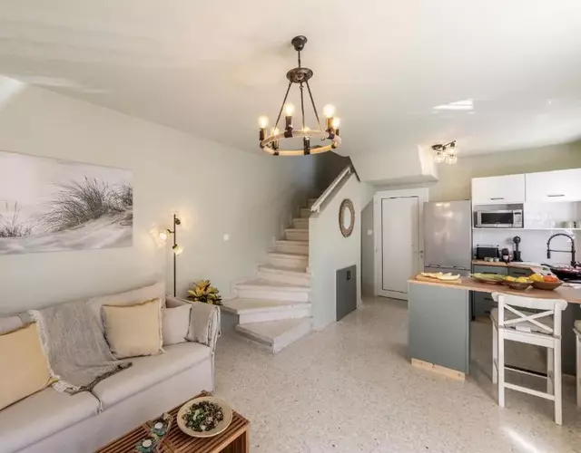 Laranca Oneiro Seaside Villa