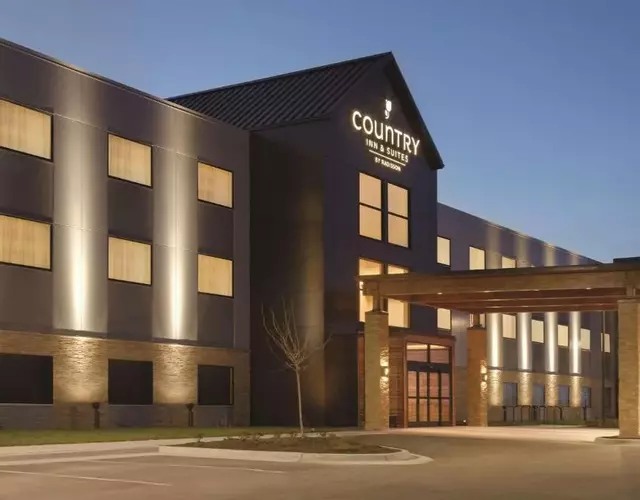 Country Inn & Suites by Radisson, Lawrence, KS