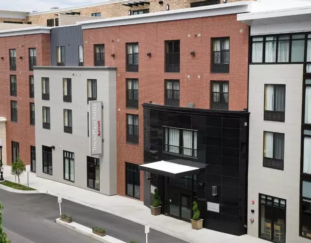 TownePlace Suites by Marriott Lawrence Downtown