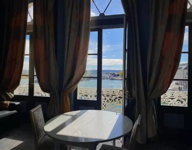 Best Western Le Cheval Blanc -Vue sur le port-plein centre ville