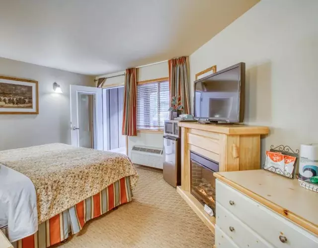 Icicle Village Resort 402: Juniper Studio