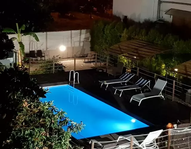 Il Giardino Di Flora con Piscina & Jacuzzi
