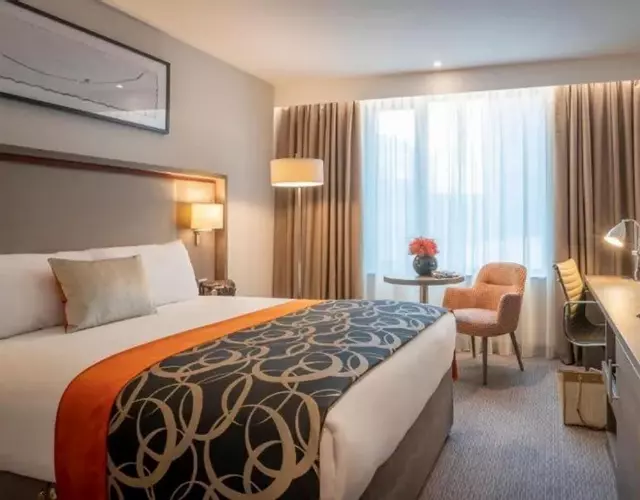 Clayton Hotel, Leeds