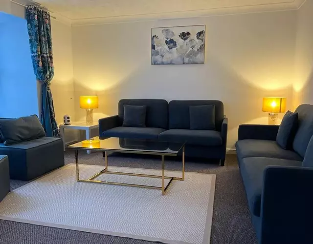 Etruria House - Near Water World, Festival Park and Bet365