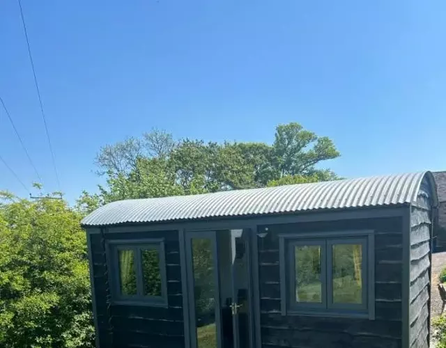 Rhodes To Serenity - Mermaid Shepherds Hut