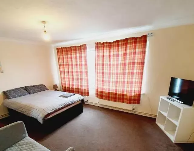 4 Bedroom Thundersley Apartment