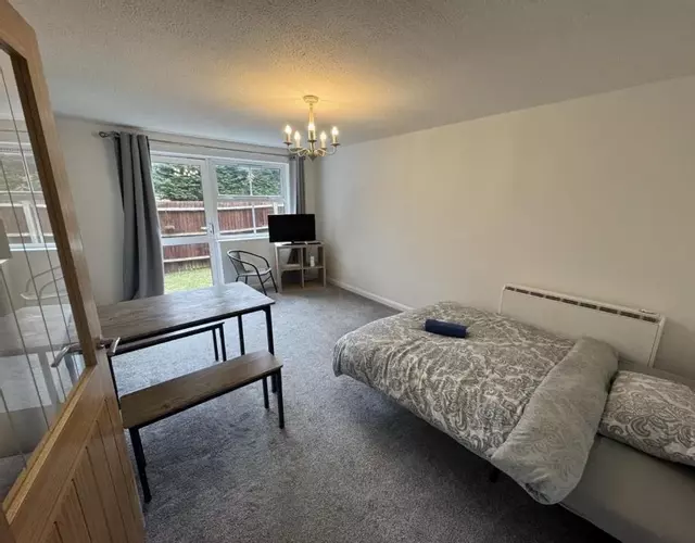 Central Rayleigh 1 Bedroom Apartment