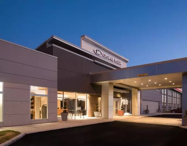 Crowne Plaza Chicago SW - Burr Ridge by IHG