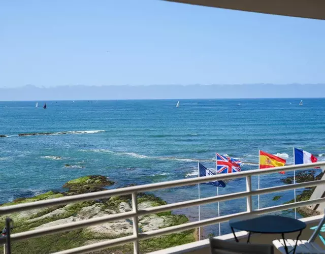 Appartement Face Mer - 2 Chambres, Terrasse, Garage, Wi-Fi - FR-1-197-603