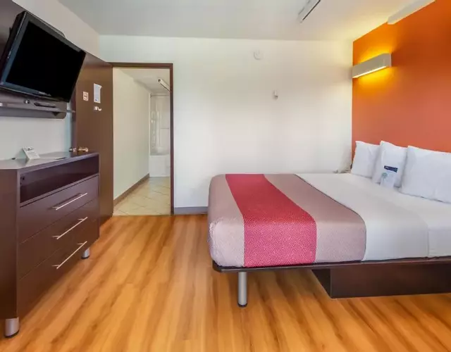 Motel 6-Lethbridge, AB