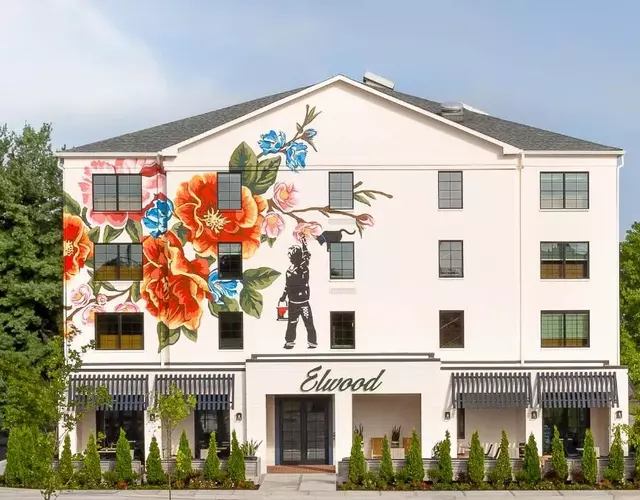 Elwood Hotel & Suites