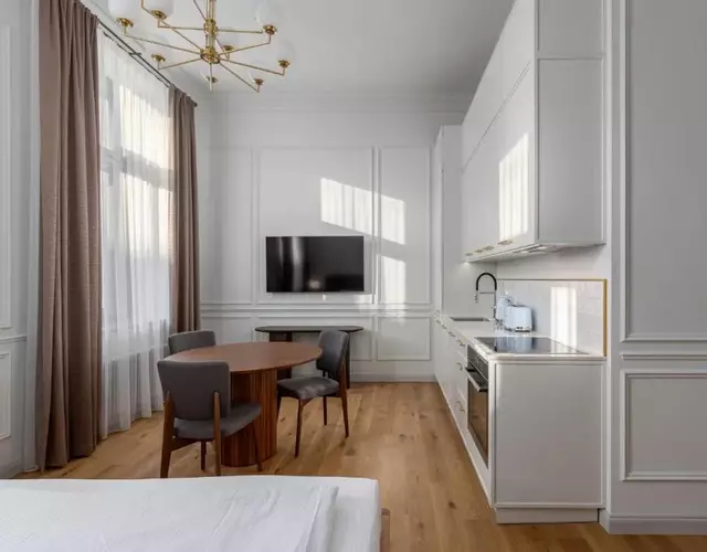 Roze Center Apartments