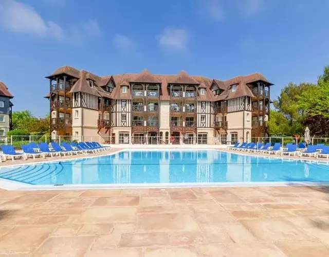 "Magnifique 2 pieces Deauville" Piscine et Jardin