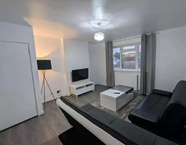 3 Bedroom Apartment Sleeps 8