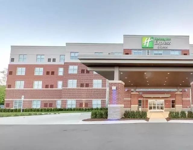 Holiday Inn Express & Suites Plymouth - Ann Arbor Area by IHG