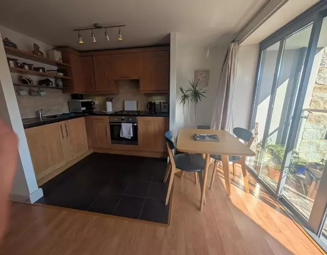 Penryn Quayside Apartment – 1-bed, Fully Equiped Waterside base