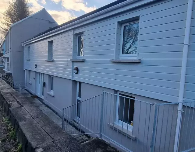 Tanerdy - Professional units with shared communal areas