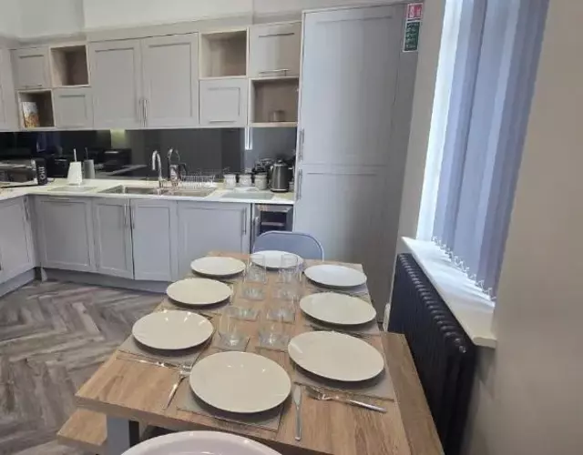 Stylish 4 bed in Central Conwy