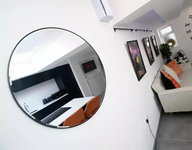 2 BR Apt in Cardiff Central Spacious with a Patio